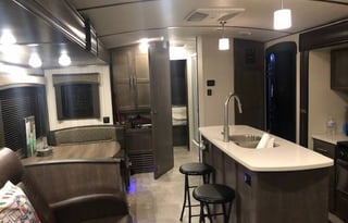 2018 Crossroads RV Sunset Trail Super Lite SS331BH