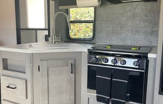 Spacious Family Friendly 35 Ft Bunkhouse