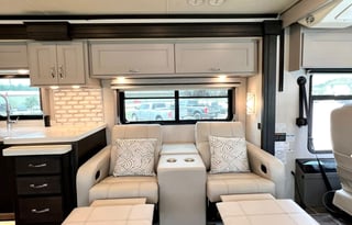 2023 Venetian 1.5 Bath "Suzie"