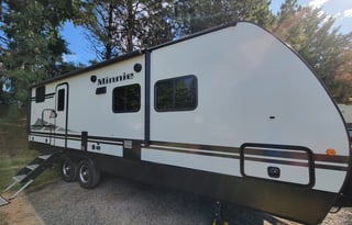 Winnebago Spacious Luxury with Bunkhouse and Slide