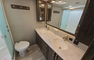 Shania Solitude Luxury Sleeps 6, washer&dryer,HUGE