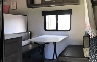 Coleman Lantern LT 17B Travel Trailer