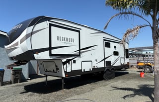 Pet friendly! clean cozy & ready for adventure