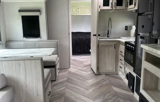 2023 EAST TO WEST Della Terra 312BH