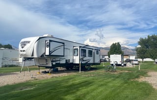 Two Bed/bathroom 5th Wheel w/ Bunkhouse