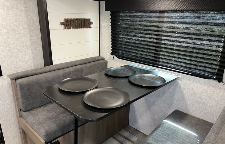 Full dish/cup set for four!