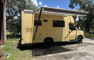 4X4 Thunder Camper