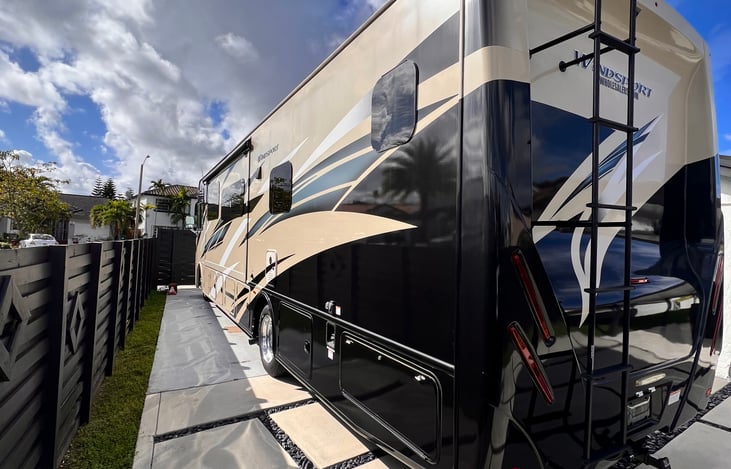 36.0 Windsport 35M Class A Motor Home | RVshare