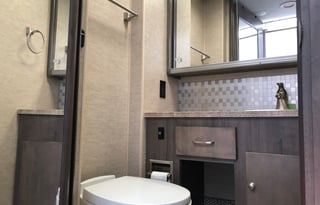 2016 Winnebago Brave 27b