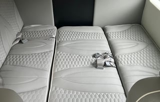 2022 Supreme Sprinter. Fully loaded. Seats 12.