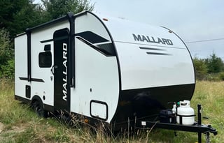 Cozy 20ft PNW travel trailer
