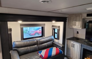 2023 Luxury Fifth Wheel