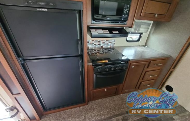 Stove & refrigerator