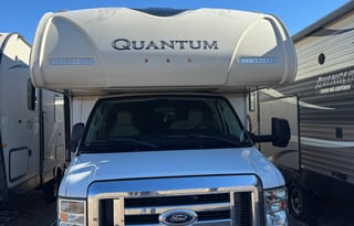 2017 Thor Motor Coach Quantum GR22