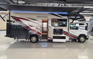 2021 Thor Motor Coach Quantum LH26