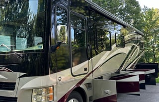 * 2013 Tiffin Allegro Open Road qba with BUNKS *