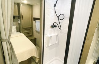 FLASH SALE 2021 CLASS C RV