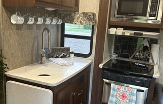 "Neverland" A family friendly 2017 Bunkhouse!