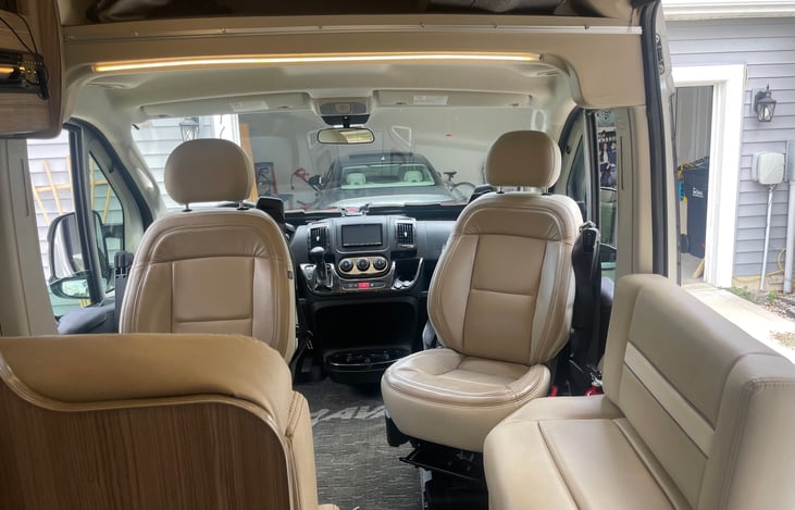 Another view of lounge seating area.  Can seat 6.