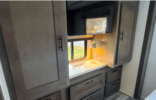 Fully Stocked NEW FR3 Class A Seats 8 sleeps 10