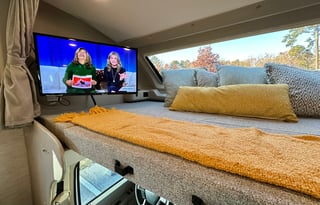 ‘Endeavor’ Loaded with Amenities + Sleeps 10!