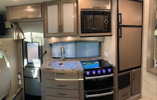 2022 Thor Compact Family Explorer Chateau 22B