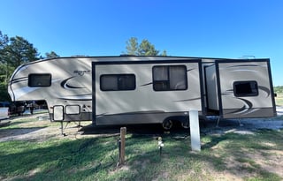 Bunkhouse 9 person sleeper fifth wheel