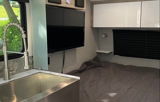 2022 inTech RV Sol Horizon