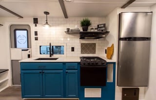 Farmhouse on Wheels: Remodeled Prime Time Avenger