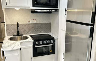 Modern Family Suite Basecamp 26'CrossTrail Class C