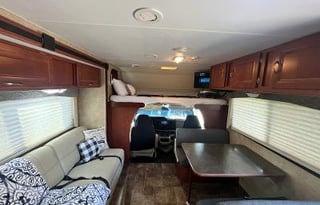 2014 Winnebago Minnie Winnie 31K