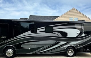 2022 Thor Palazzo 33.6 Diesel Class A