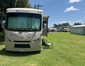 Thor Motor Coach Hurricane 34E