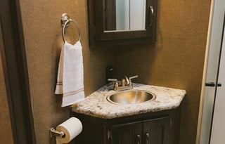 2019 Freedom Traveler—Spacious Family RV