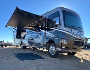 Thor Motor Coach Outlaw 38RE