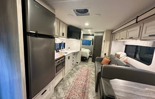 Clean&Comfortable 2023 Forest River Sunseeker LE