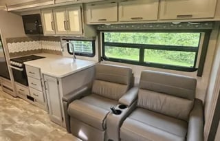 2023 Thor Motor Coach Vegas 29m