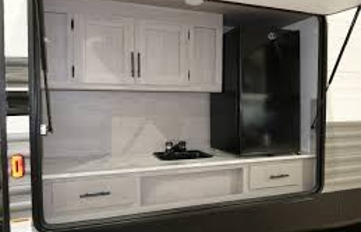 Outdoor kitchen space