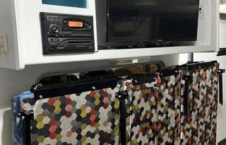 2004 National RV RAGEN 2124 C