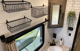 Deluxe Farmhouse Glamper