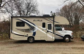 John‘s Thor Motor Coach Four Winds 22E