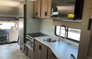 Your Hotel on Wheels, Sleeps Up to 7