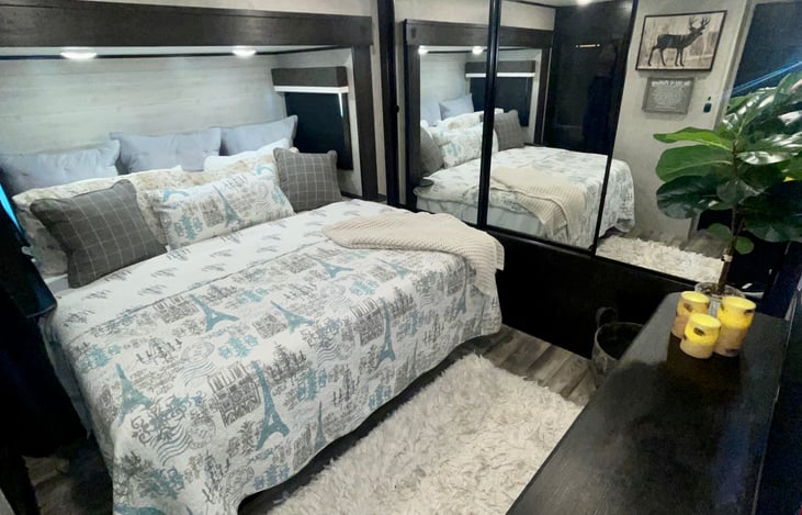 Luxury Master King Size Bed