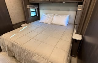 2022 Thor Motor Coach Challenger 37DS, Sleeps 9!