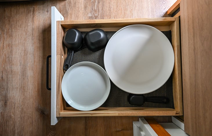 Plates and measuring cups.