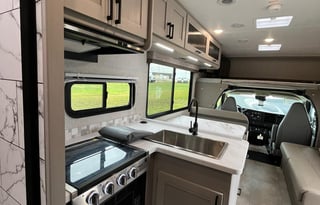 2025 30ft Coachmen 27QB - Sleeps 6