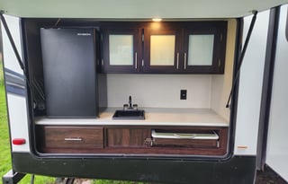 Escape –Spacious and Pet-Friendly Adventure Awaits