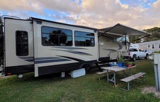 2020 Montana High Country 38' Glamper