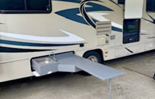 2016 Coachmen RV Leprechaun 319DS Ford 450