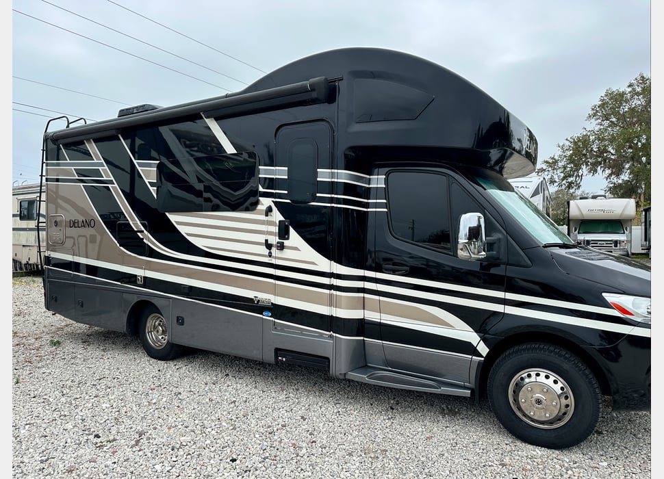 Class C Motor Home rentals in Neosho